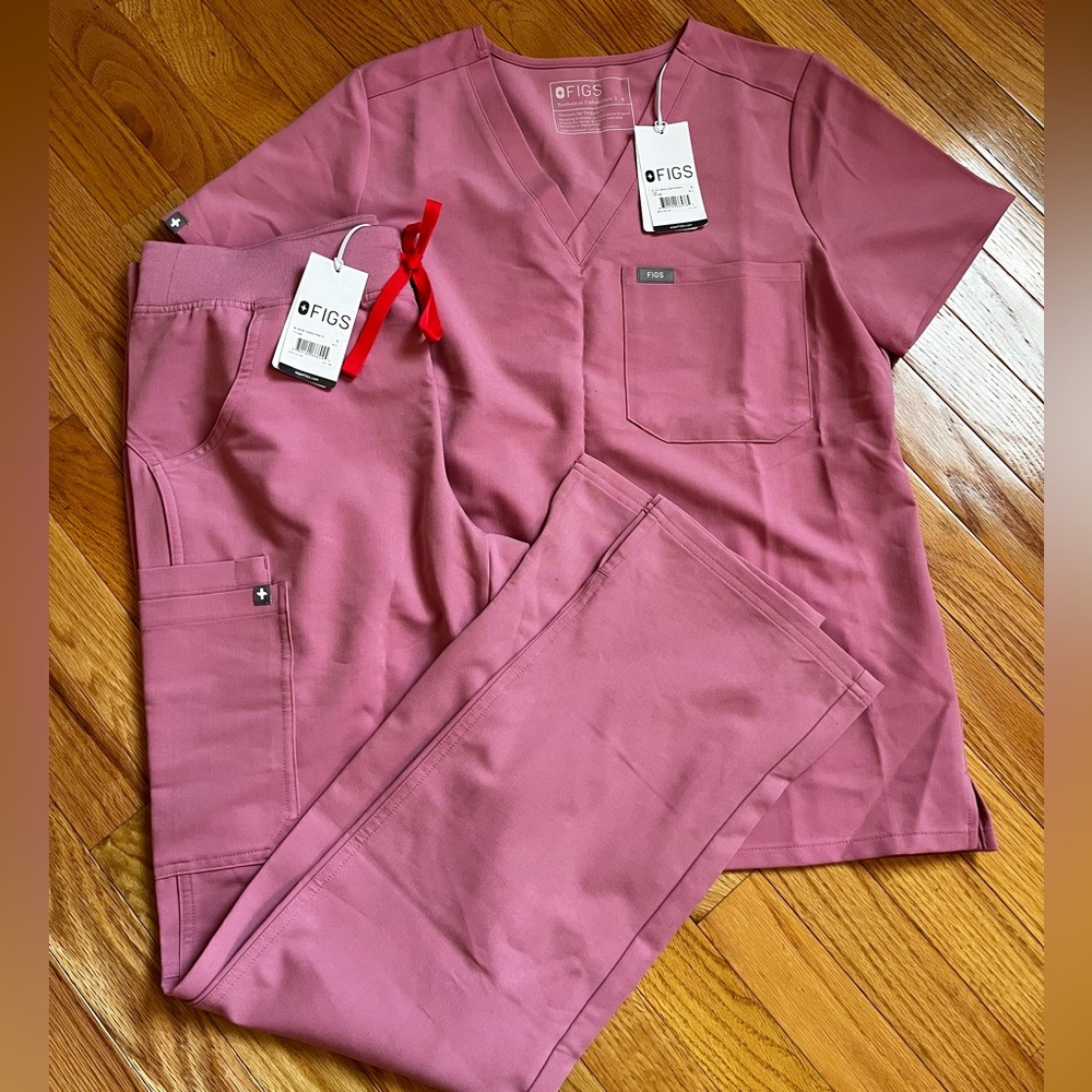 Figs scrubs! Catarina one pocket top and Kade cargo pant. Limited edition color!